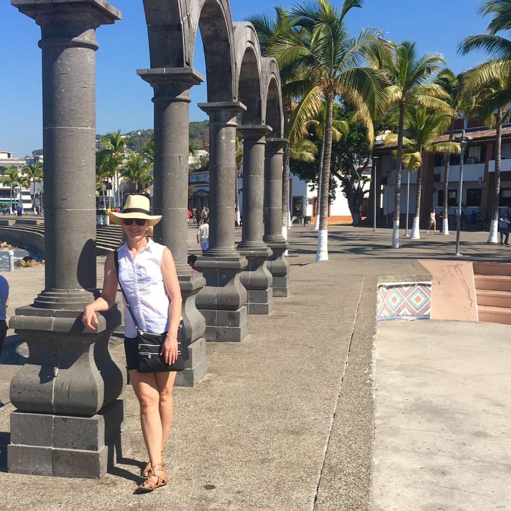 Meet your Posher, Lori